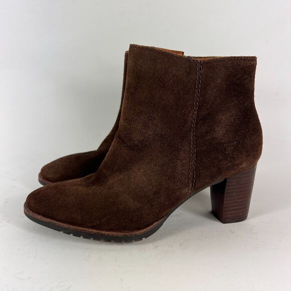 L. L. Bean ankle heeled booties women's size 7 brown suede minimalist boots - Picture 5 of 11